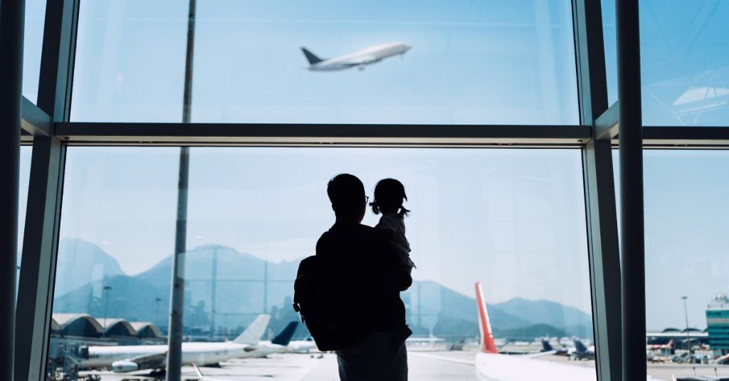 Silhoutte Father Daughter Airport